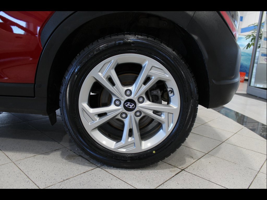 Used 2023 Hyundai Kona SEL AWD/4WD image 12