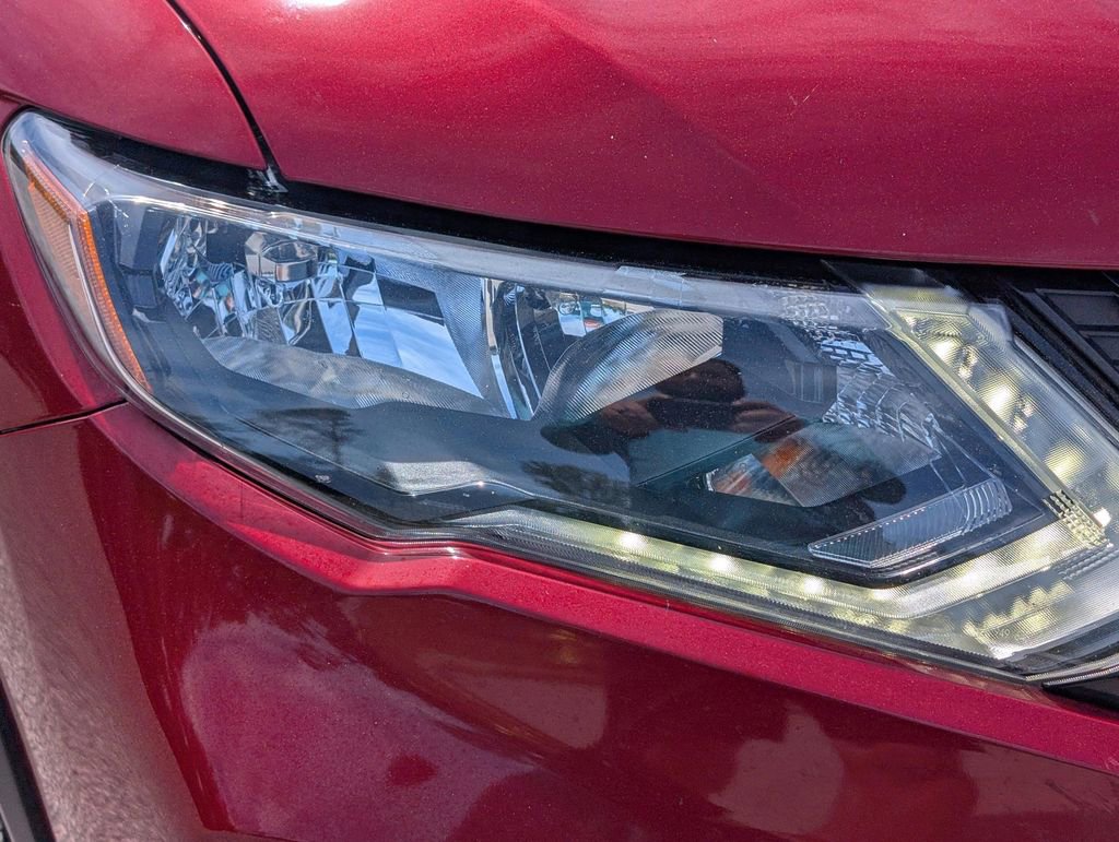 Used 2019 Nissan Rogue SV w/ Premium Package FWD image 9
