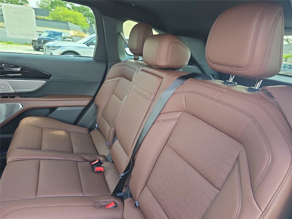 New 2026 Lincoln Nautilus Reserve AWD/4WD image 9