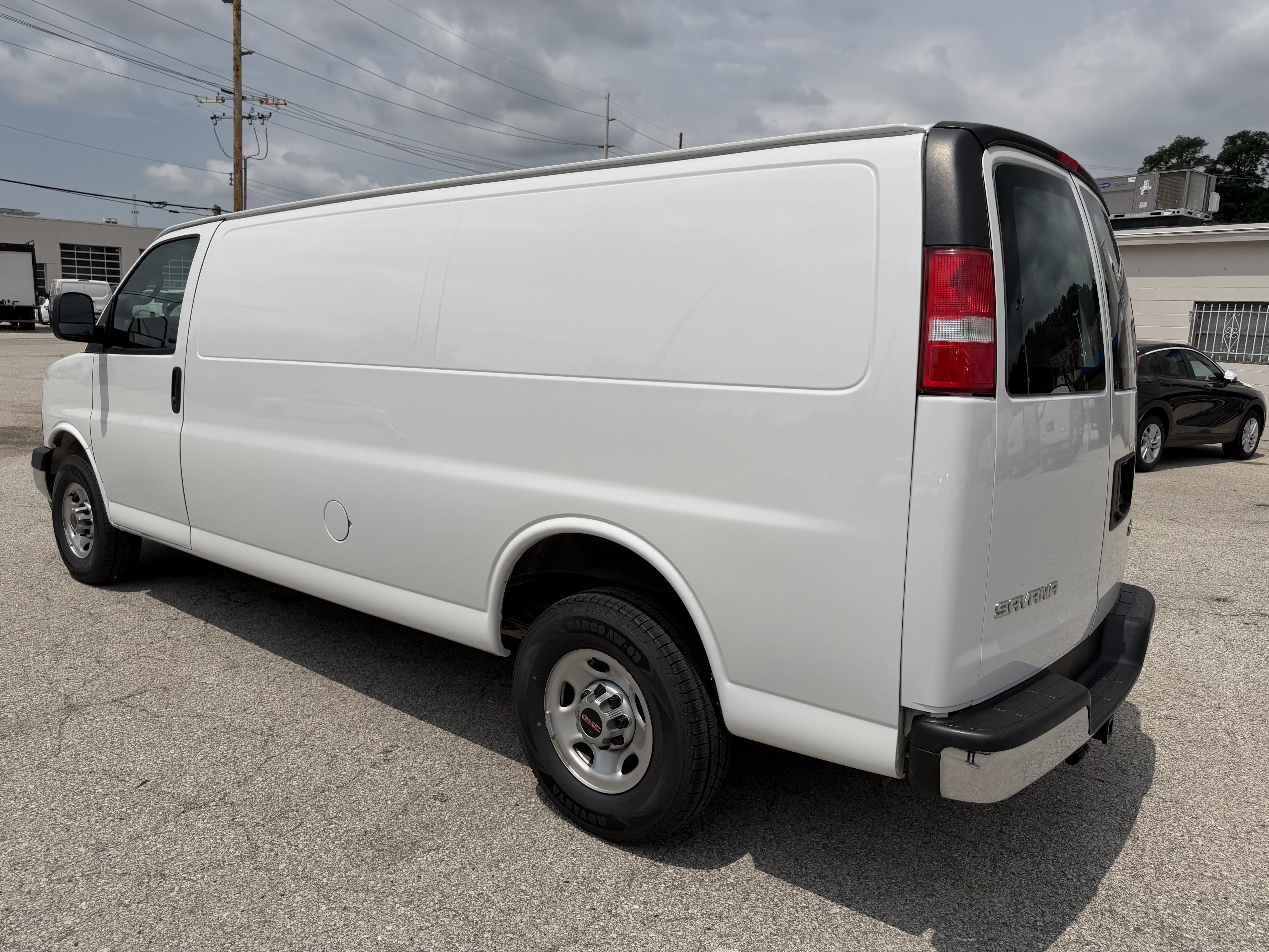 Used 2022 GMC Savana 3500 Extended w/ Driver Convenience Package RWD image 5