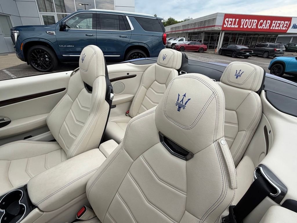 Used 2015 Maserati GranTurismo Sport RWD image 17