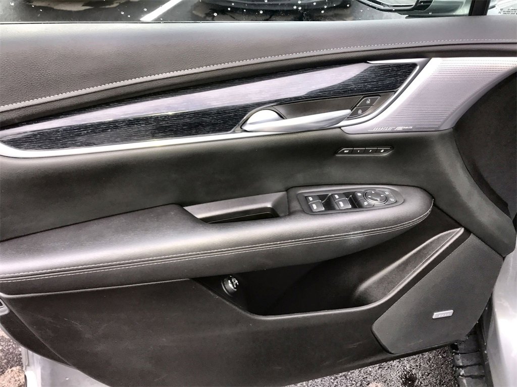 Used 2025 Cadillac XT5 Premium Luxury image 13