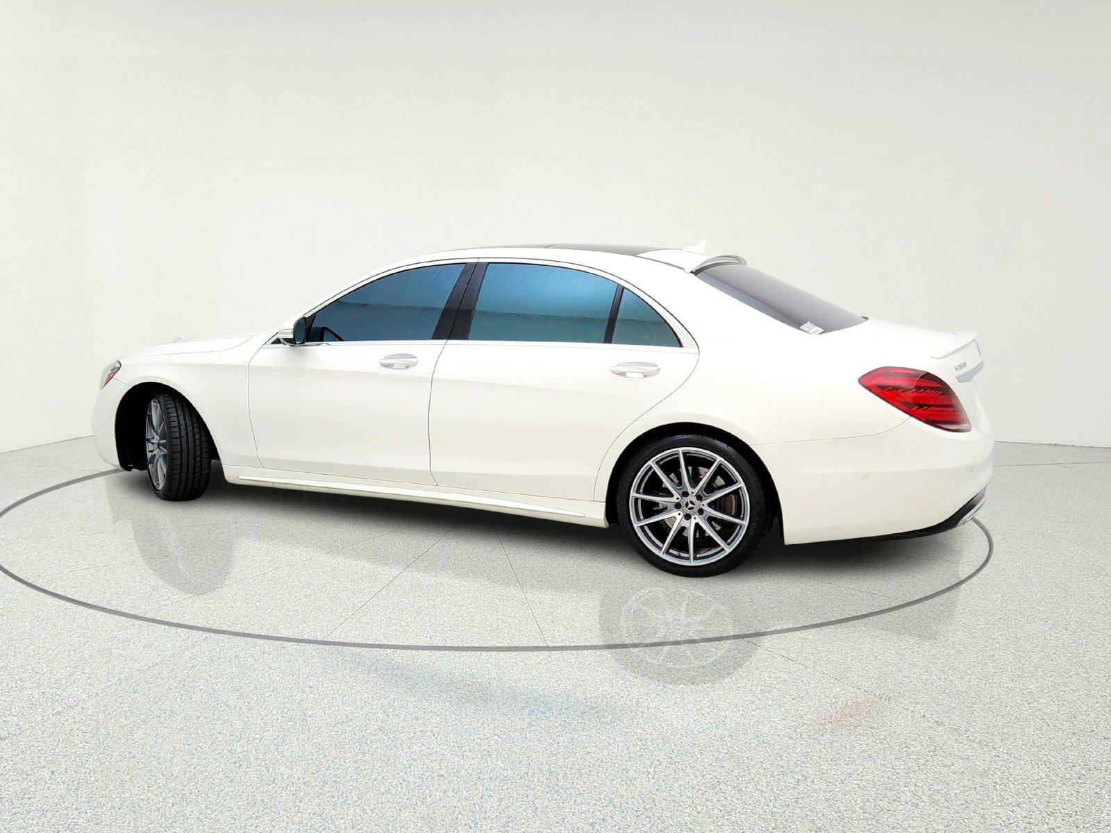 Used 2018 Mercedes-Benz S 560 Sedan image 13