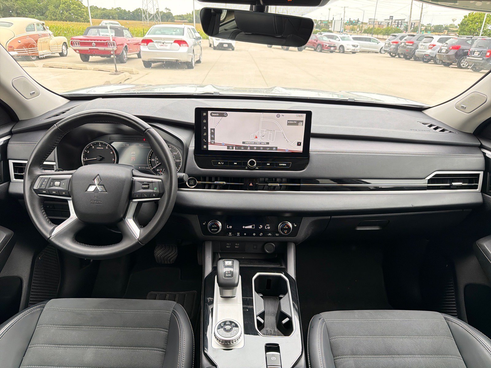 Used 2025 Mitsubishi Outlander SE AWD/4WD image 25