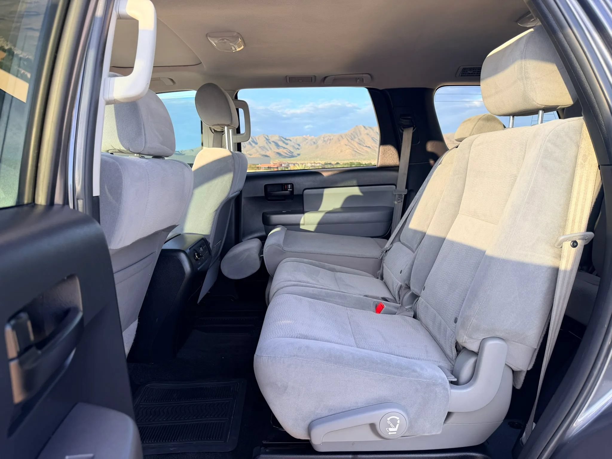 Used 2013 Toyota Sequoia SR5 AWD/4WD image 11