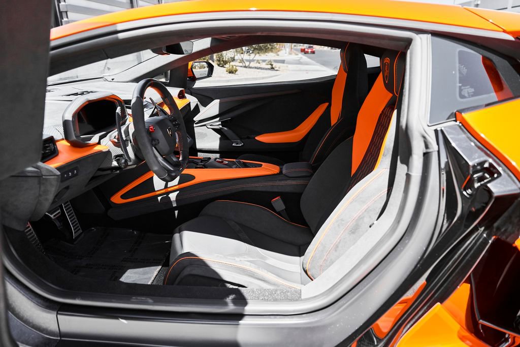 Used 2024 Lamborghini Revuelto AWD/4WD image 38