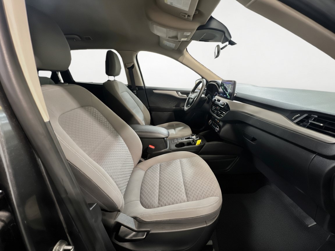 Used 2020 Ford Escape SE FWD image 21