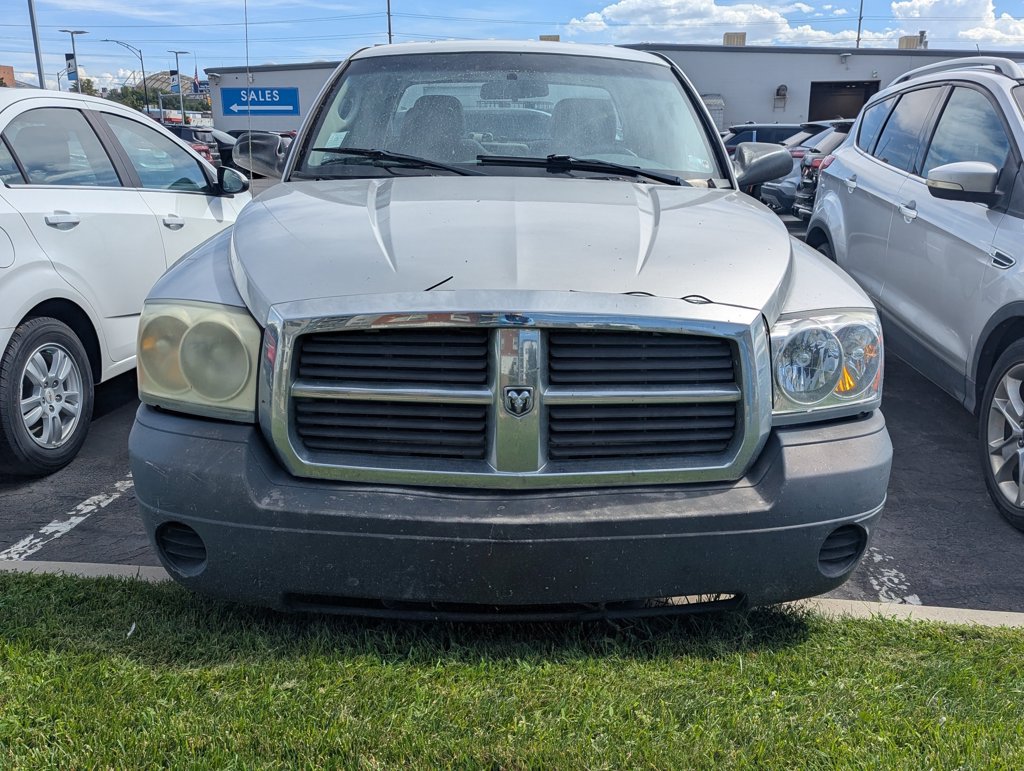 Used 2005 Dodge Dakota ST RWD image 2