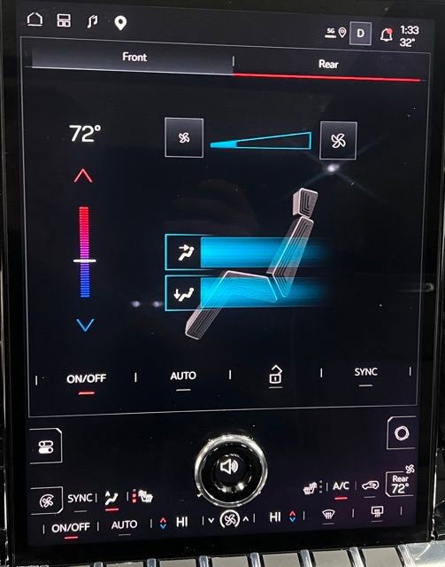 Used 2025 GMC Yukon Denali Ultimate w/ LPO, Floor Liner Package AWD/4WD image 37