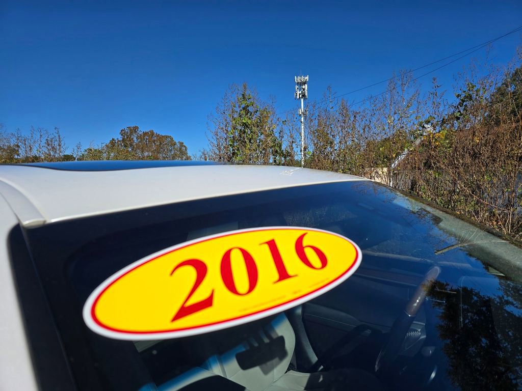 Used 2016 Lexus ES 300h image 10