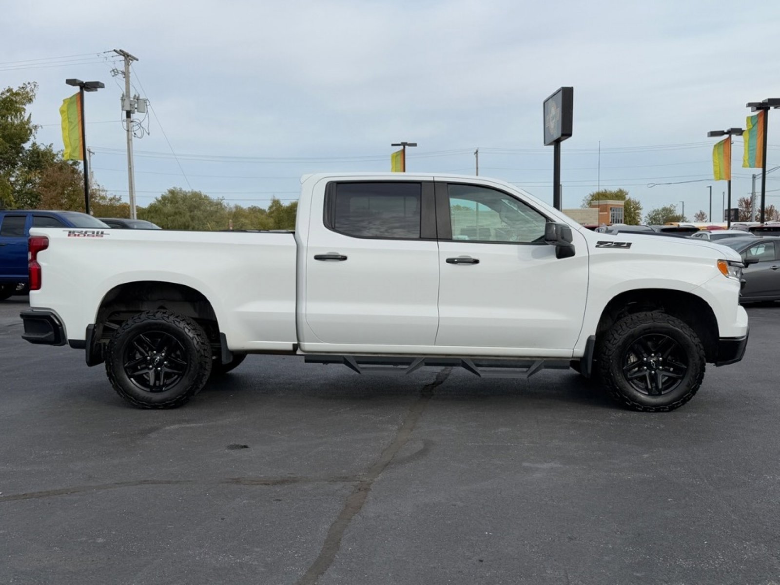 Used 2023 Chevrolet Silverado 1500 LT Trail Boss w/ Protection Package image 9