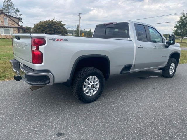 Used 2022 Chevrolet Silverado 2500 LT w/ Convenience Package image 8