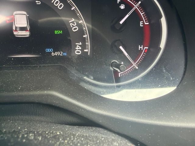 Used 2024 Toyota RAV4 LE AWD/4WD image 4