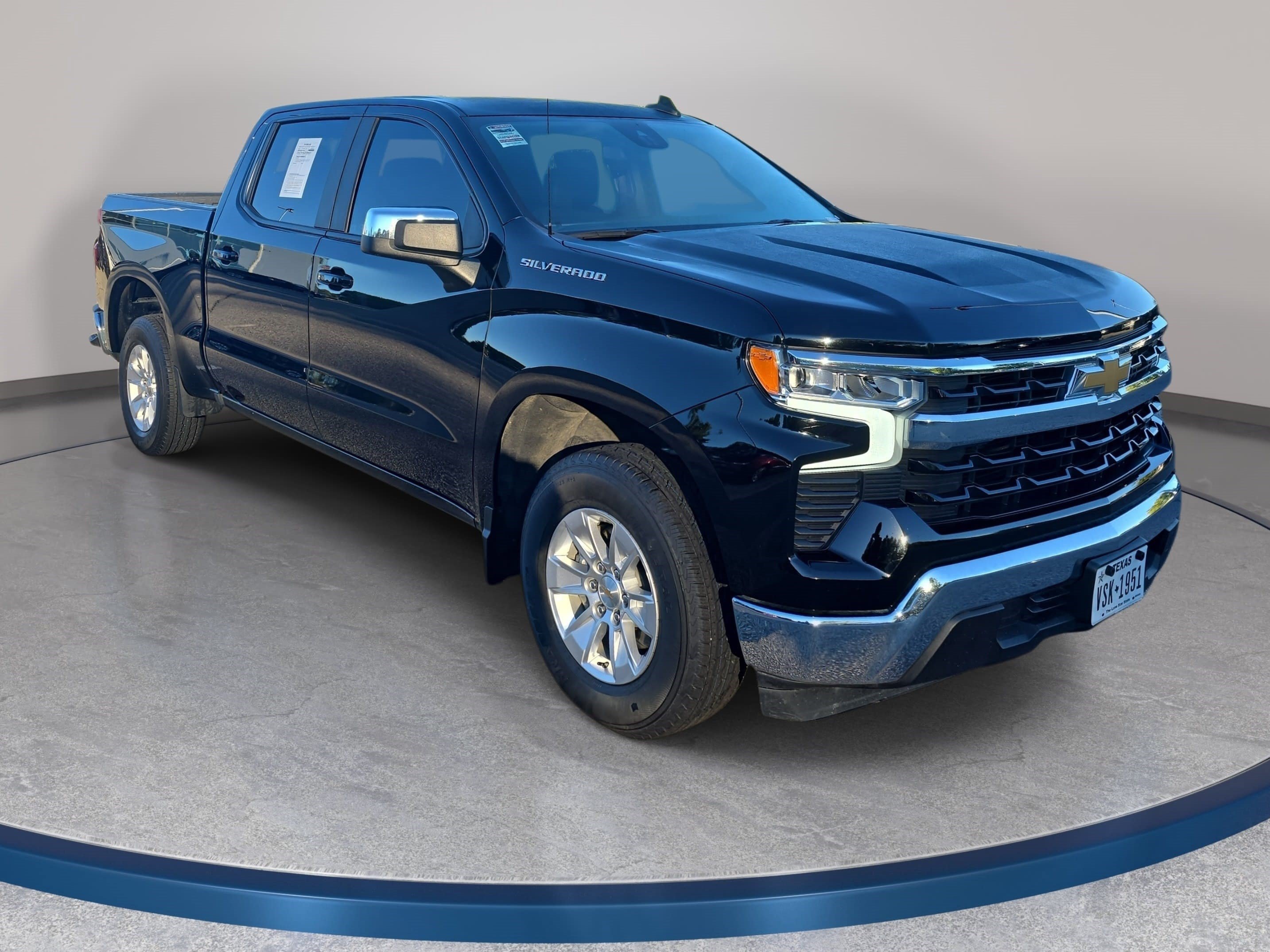 Used 2025 Chevrolet Silverado 1500 LT RWD image 3