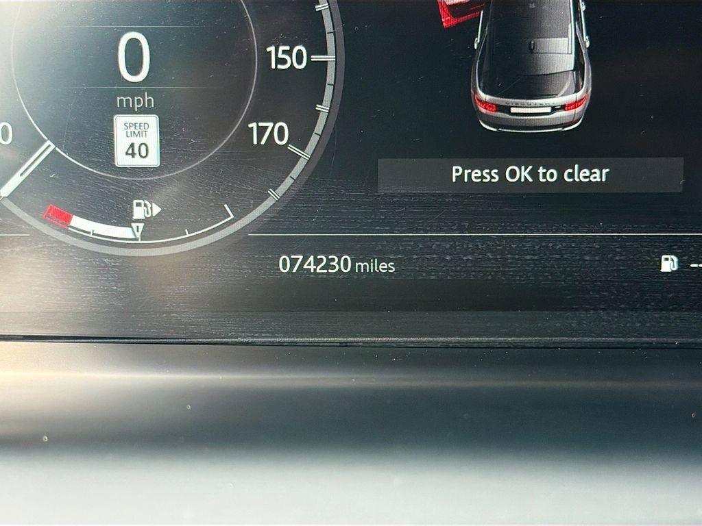 Used 2020 Land Rover Discovery Sport SE image 41