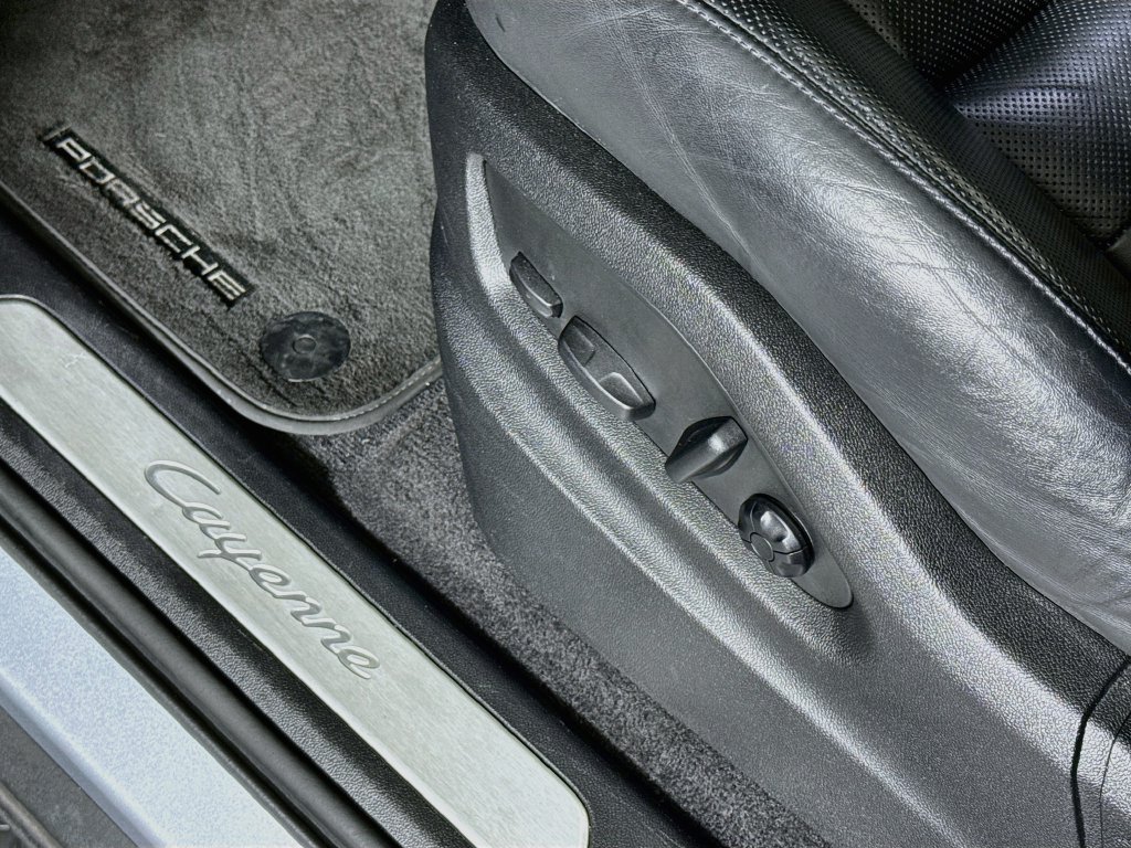 Certified 2023 Porsche Cayenne AWD/4WD image 23