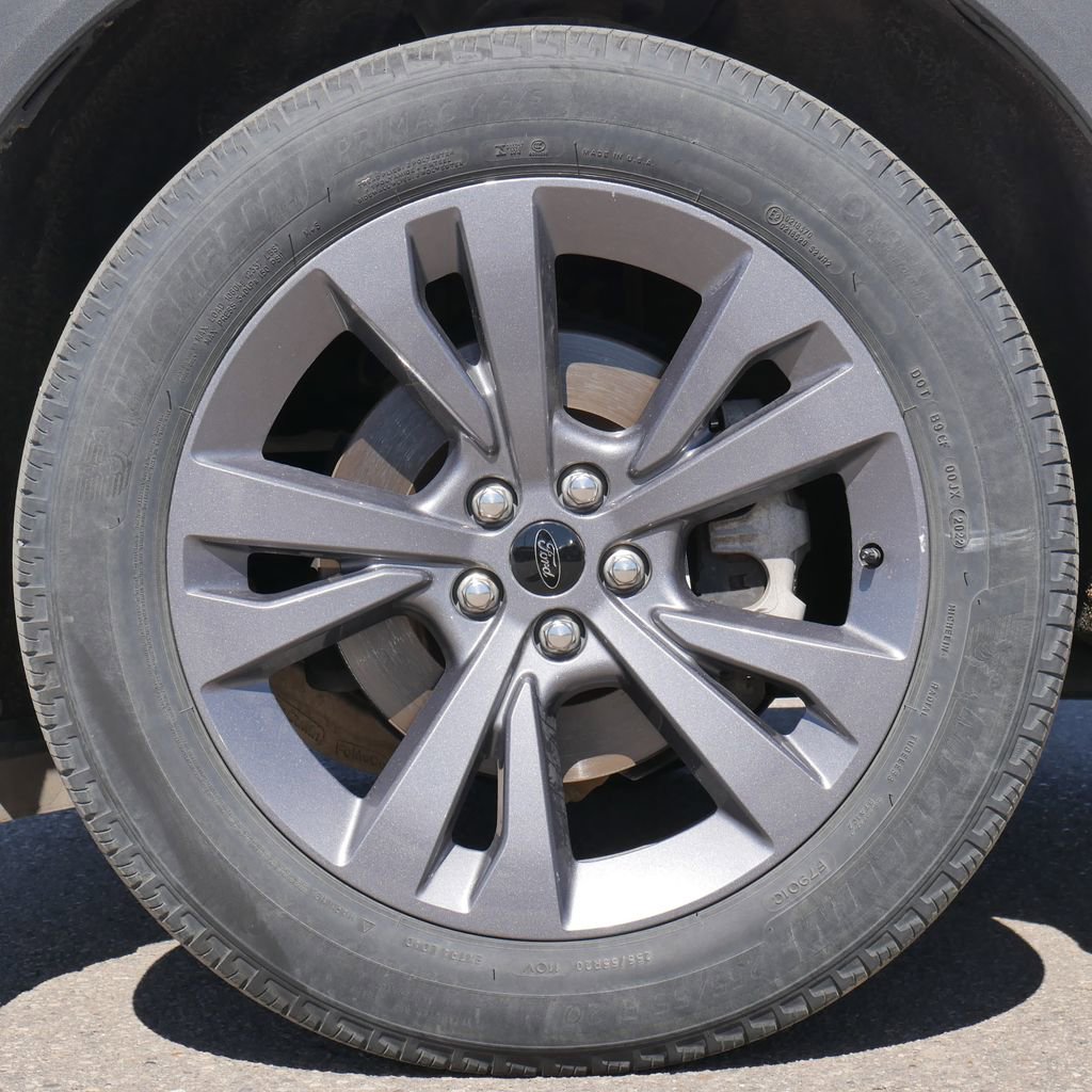 Used 2022 Ford Explorer XLT w/ Equipment Group 202A image 16