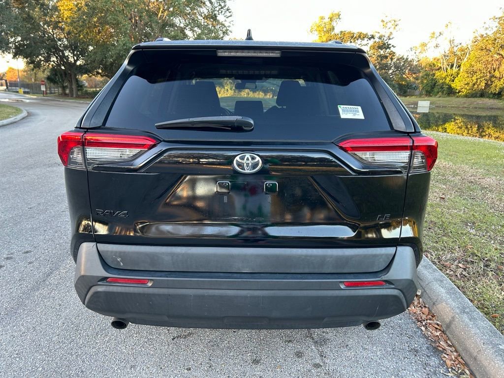 Used 2020 Toyota RAV4 LE image 4