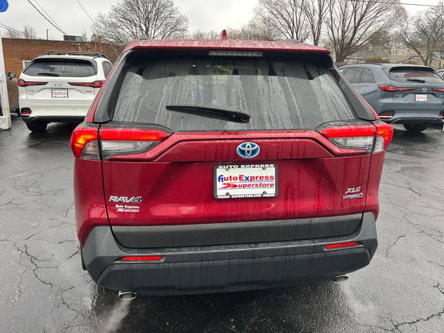 Used 2023 Toyota RAV4 XLE image 4