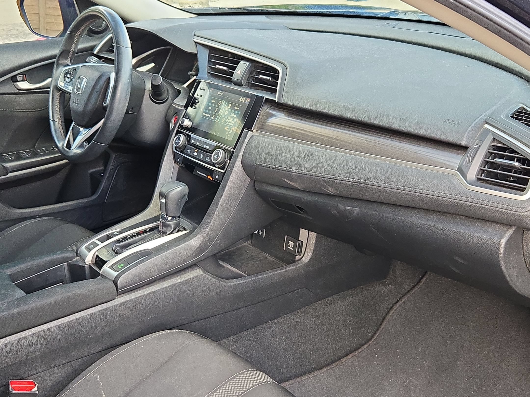 Certified 2020 Honda Civic EX image 28