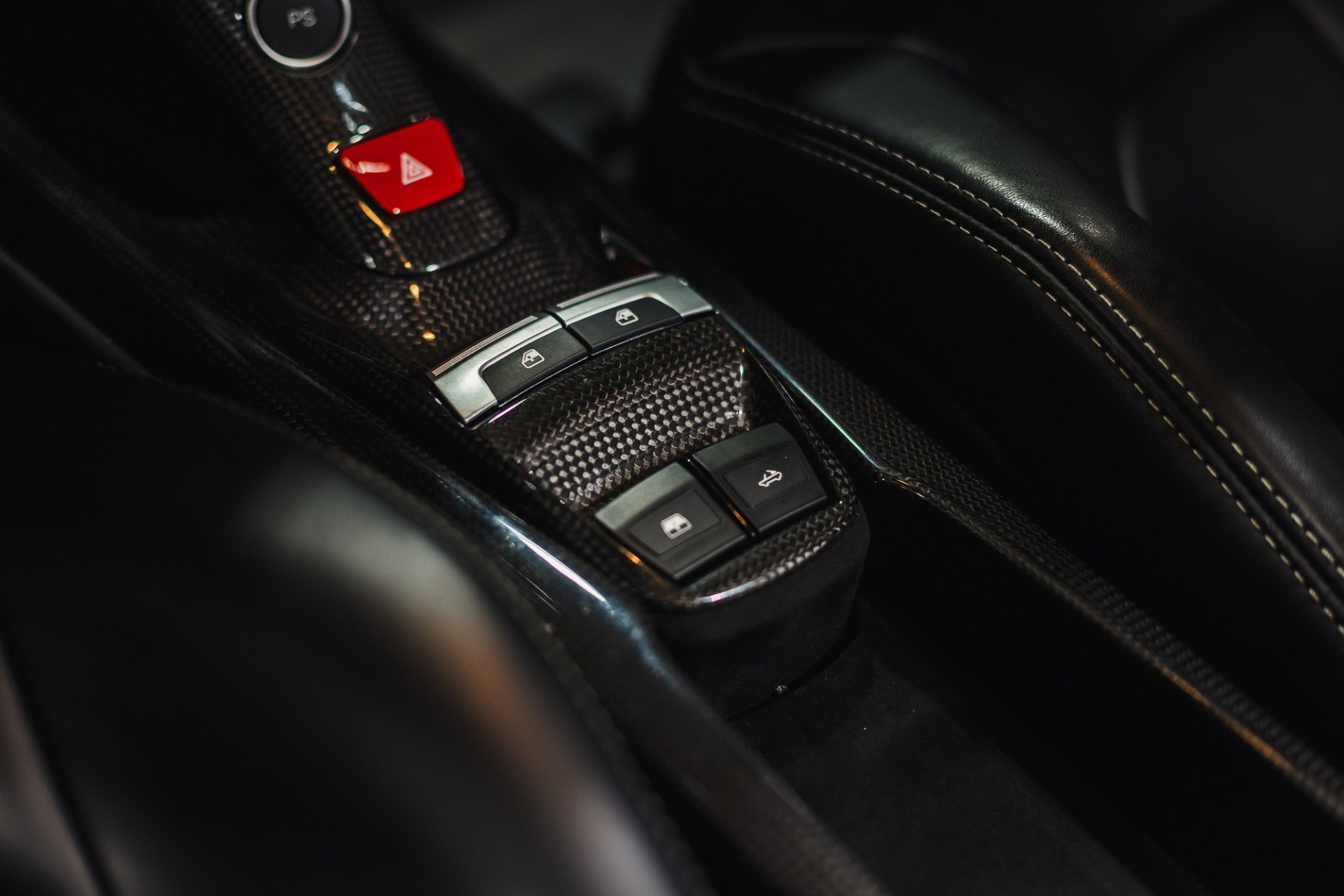 Used 2018 Ferrari 488 Spider RWD image 31