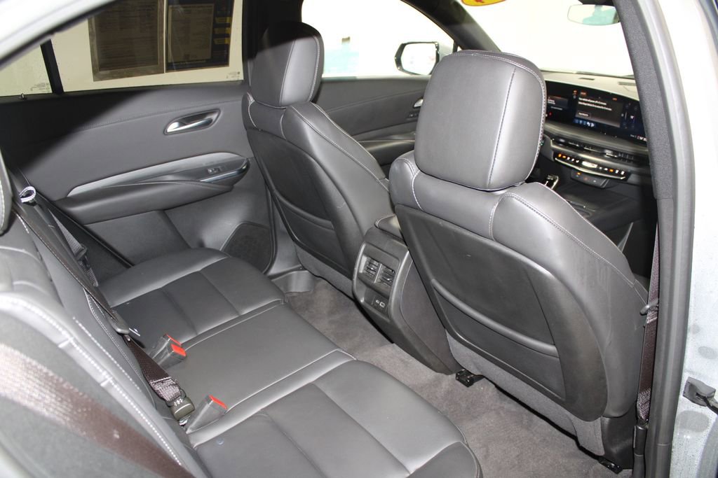 Used 2024 Cadillac XT4 Premium Luxury image 31