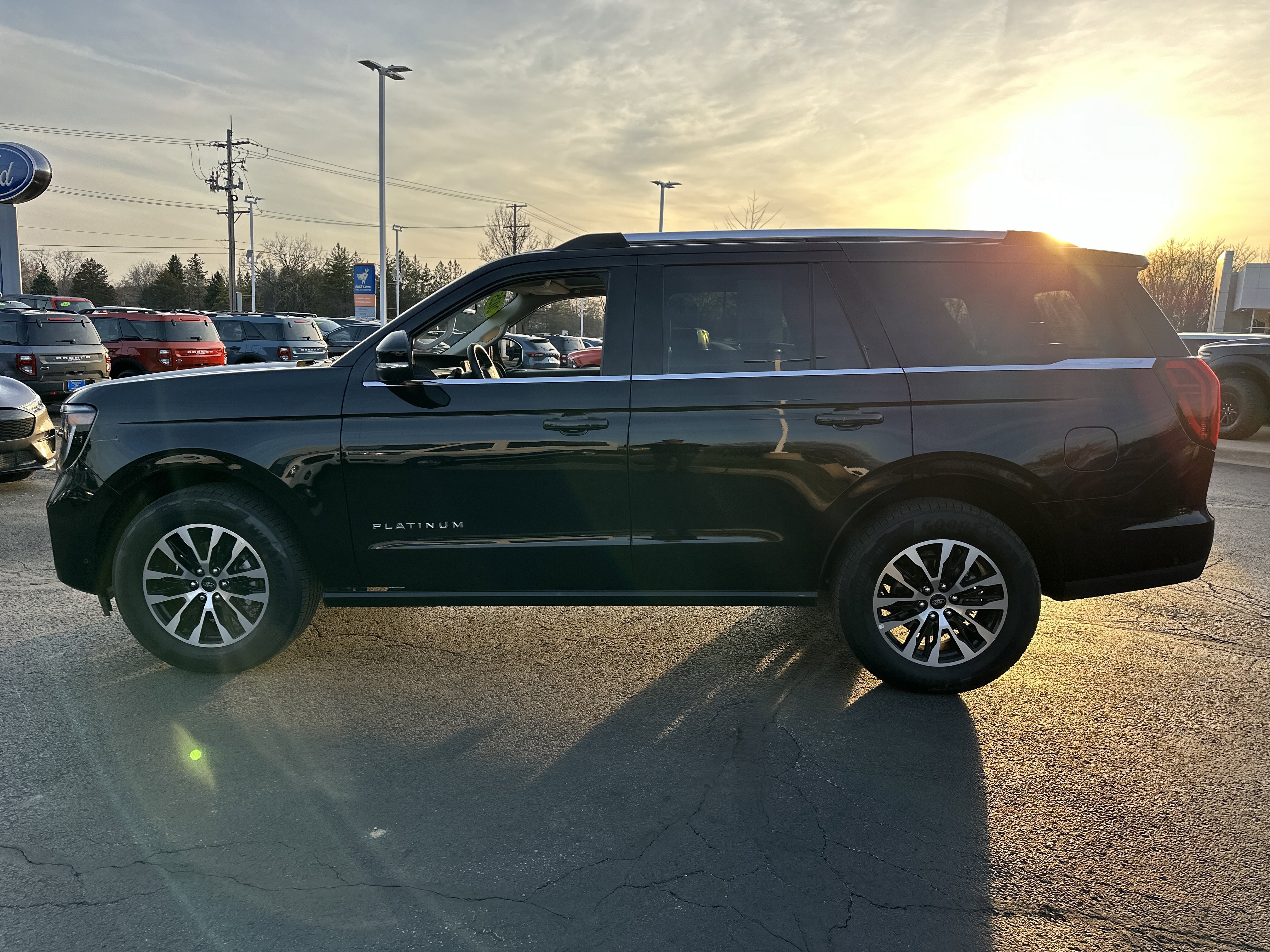 Certified 2025 Ford Expedition Platinum image 7