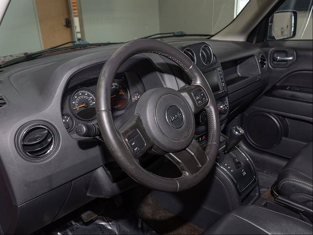 Used 2016 Jeep Patriot High Altitude AWD/4WD image 10