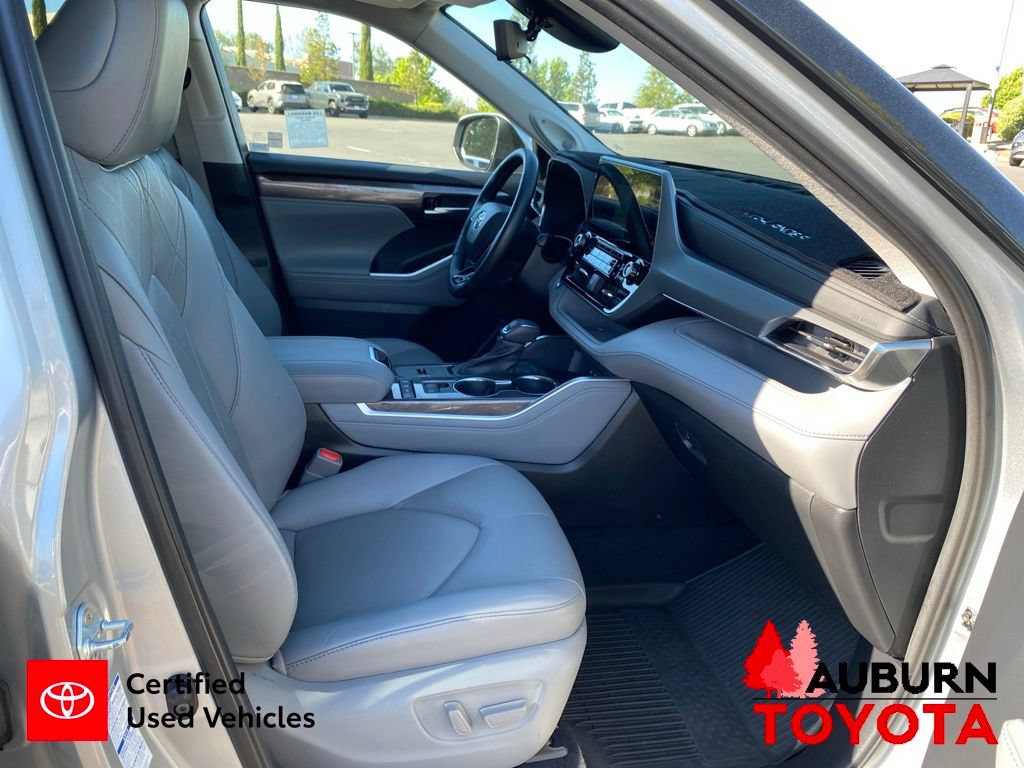 Certified 2021 Toyota Highlander Platinum AWD/4WD image 17