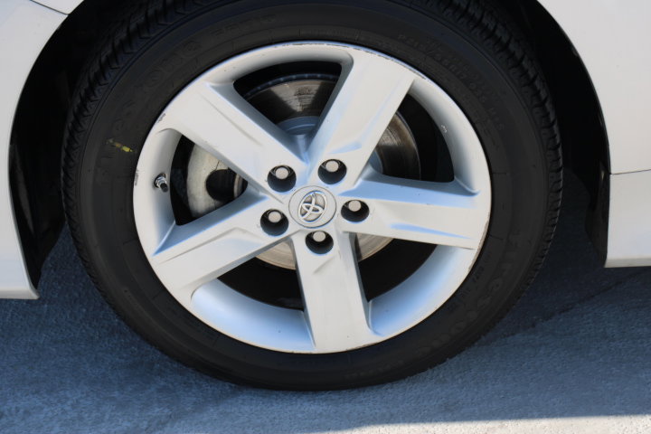 Used 2014 Toyota Camry SE image 9