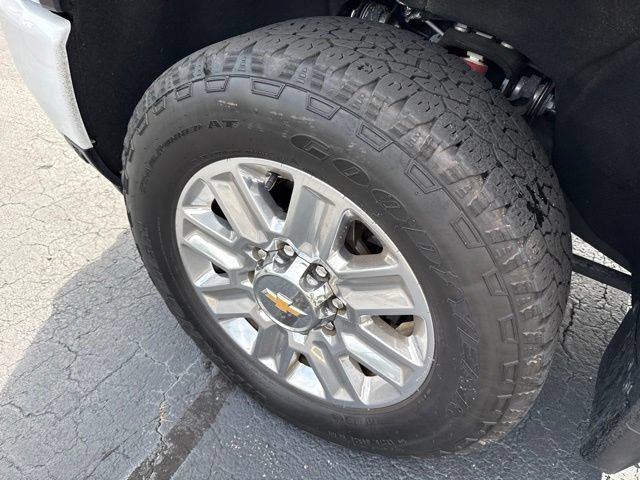 Used 2025 Chevrolet Silverado 2500 High Country w/ High Country Premium Package AWD/4WD image 12