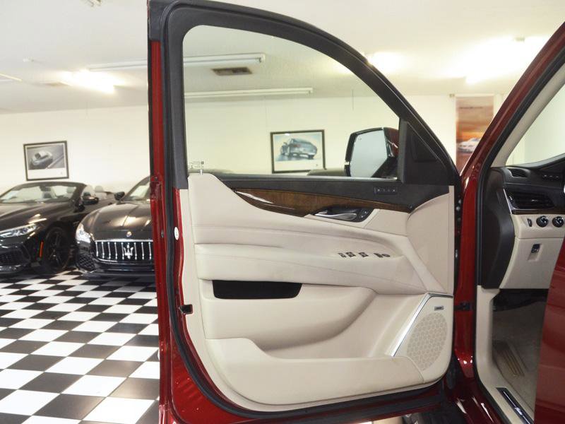 Used 2019 Cadillac Escalade Premium Luxury w/ LPO, Radiant Package AWD/4WD image 16