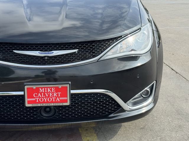 Used 2020 Chrysler Pacifica Touring-L Plus w/ Tire & Wheel Group FWD image 4