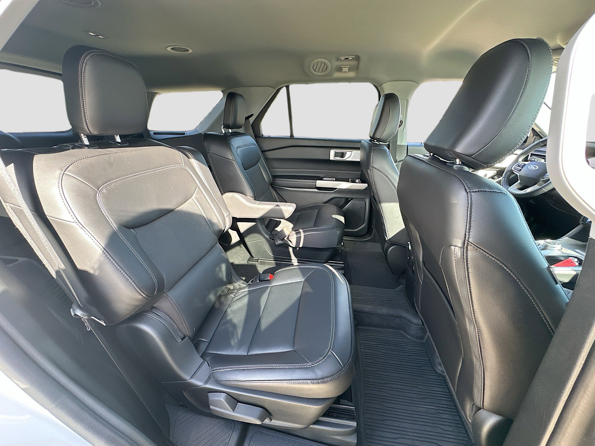 Certified 2022 Ford Explorer Limited w/ Limited Technology Package image 28