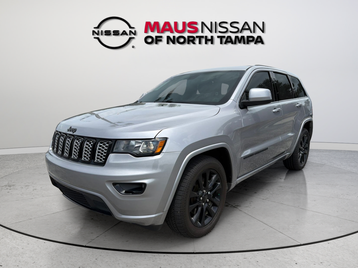 Used 2021 Jeep Grand Cherokee Laredo X RWD image 4