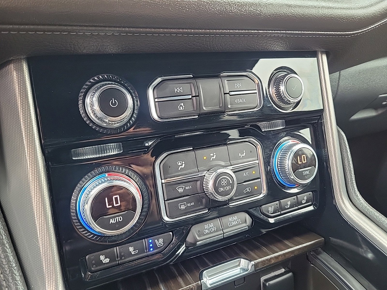 Used 2023 GMC Yukon Denali RWD image 24