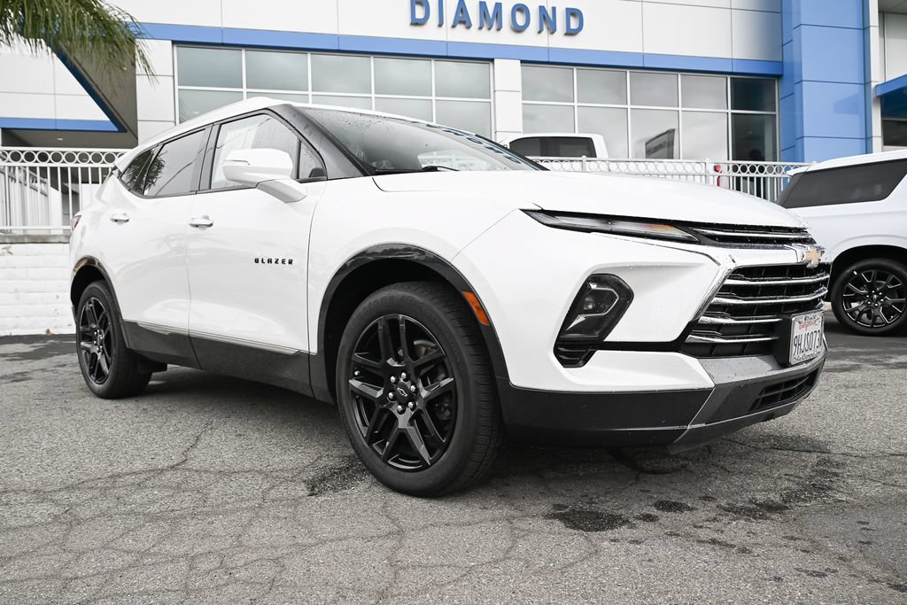 Used 2023 Chevrolet Blazer Premier FWD image 1