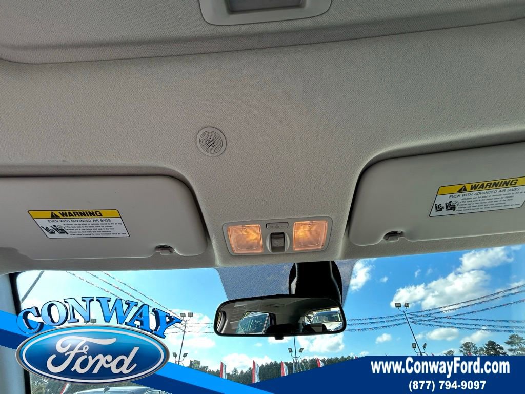 Used 2024 Hyundai Venue SEL image 31