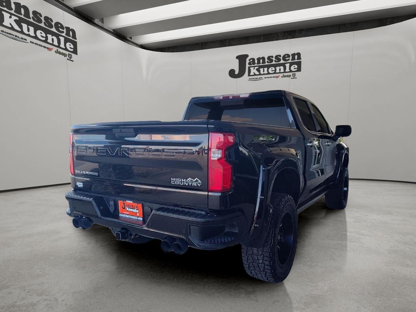 Used 2019 Chevrolet Silverado 1500 High Country w/ Technology Package AWD/4WD image 5