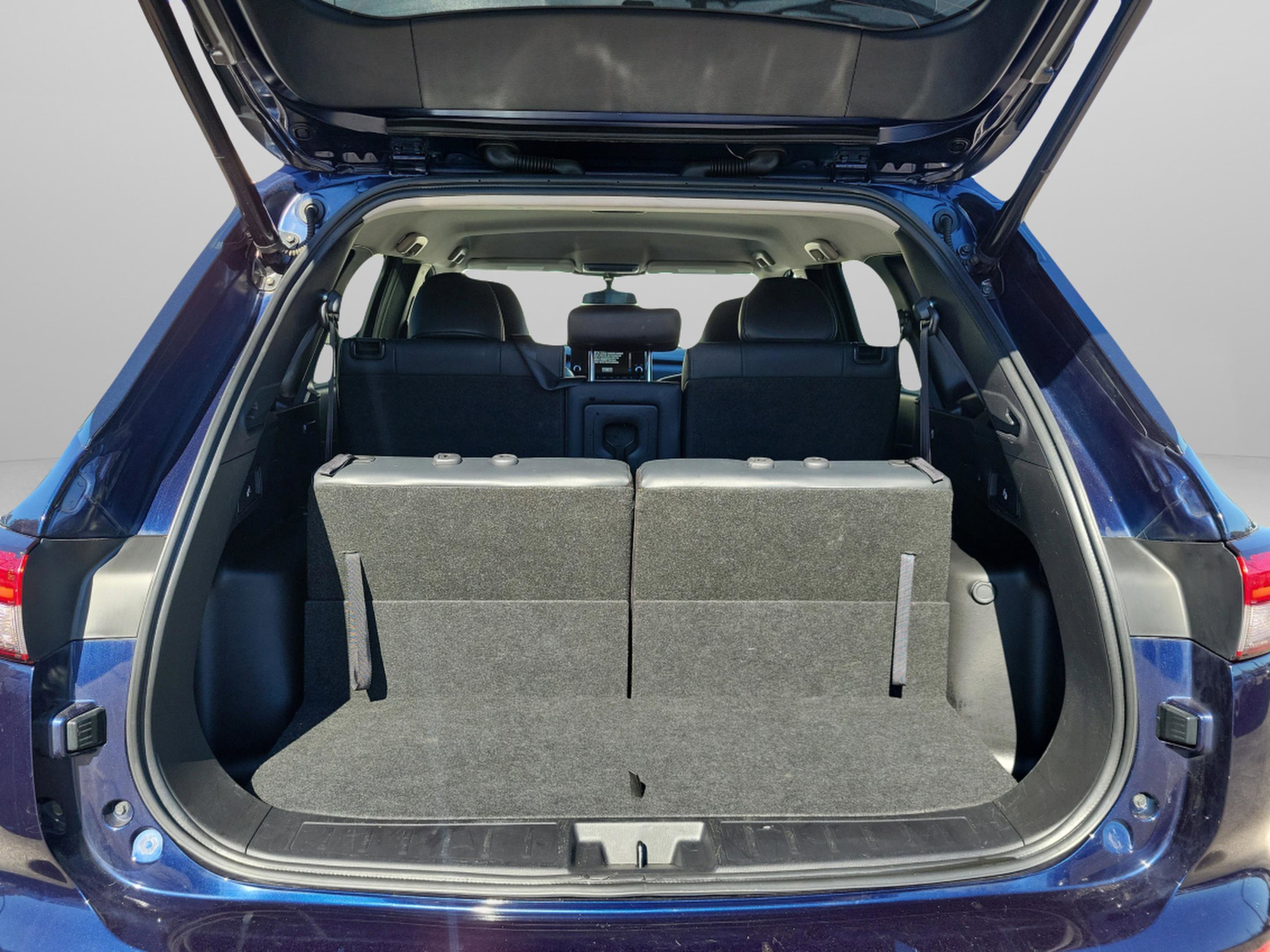 Used 2024 Mitsubishi Outlander SE image 12