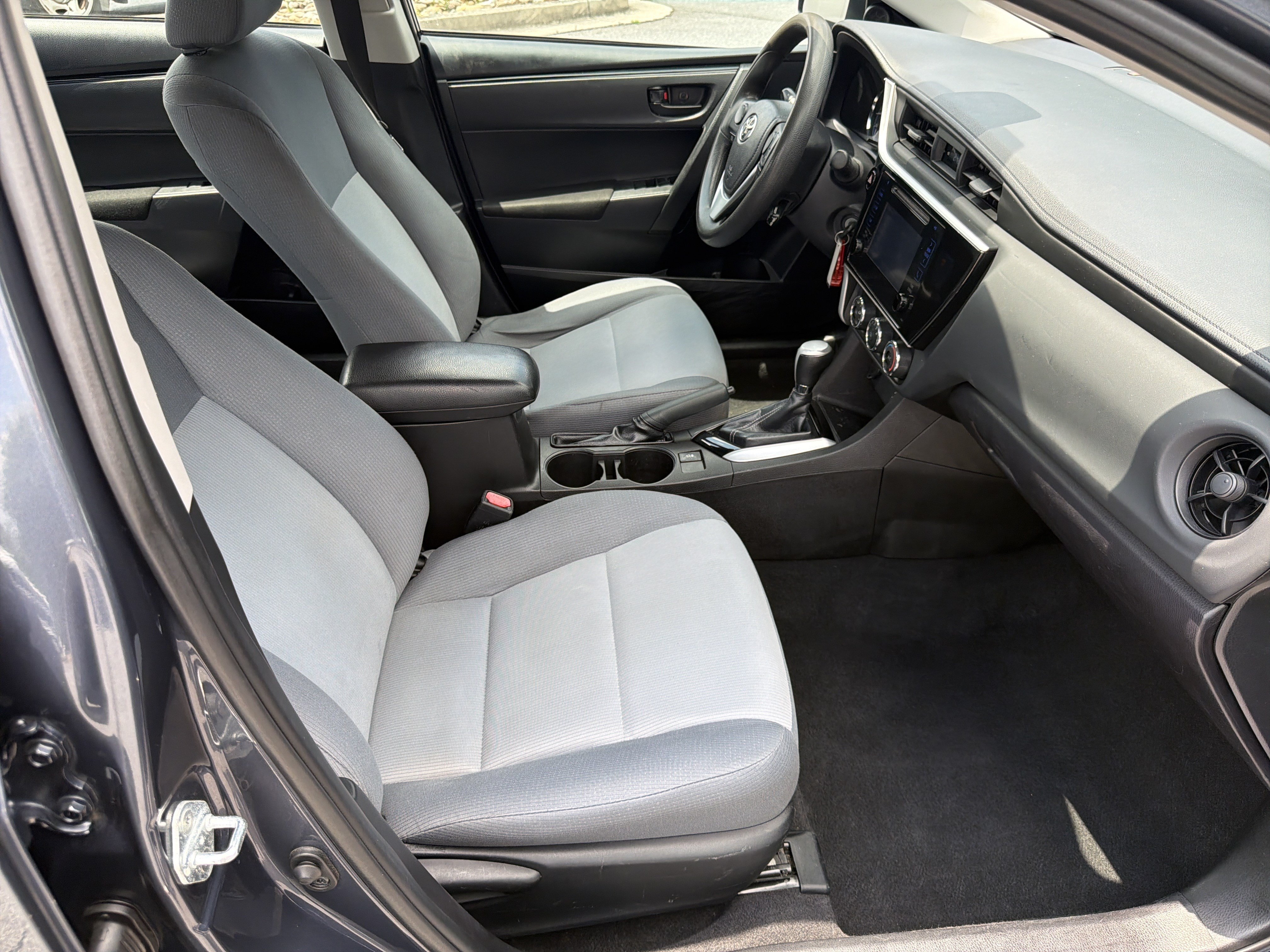 Used 2018 Toyota Corolla L FWD image 16