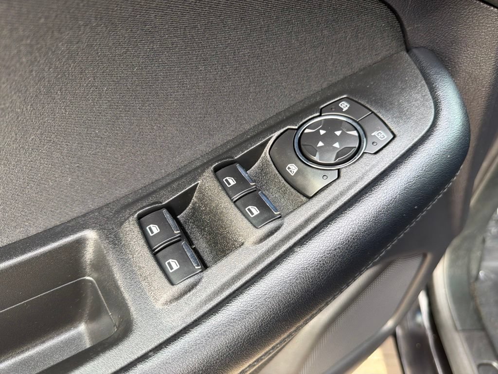 Used 2018 Ford Edge SE FWD image 23