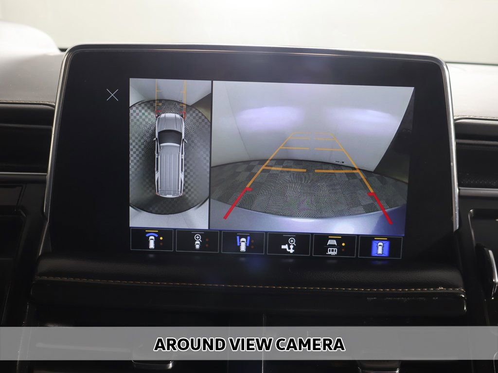 Used 2023 GMC Yukon XL AT4 w/ AT4 Premium Plus Package AWD/4WD image 7