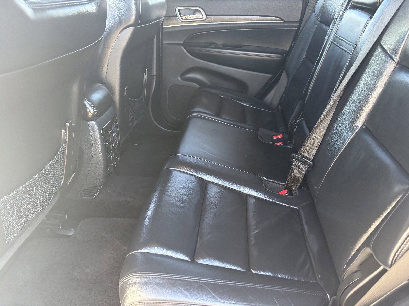 Used 2018 Jeep Grand Cherokee Limited image 18