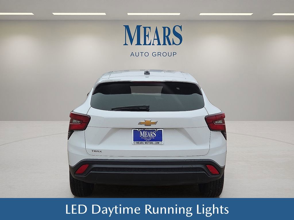Used 2024 Chevrolet Trax LS image 5