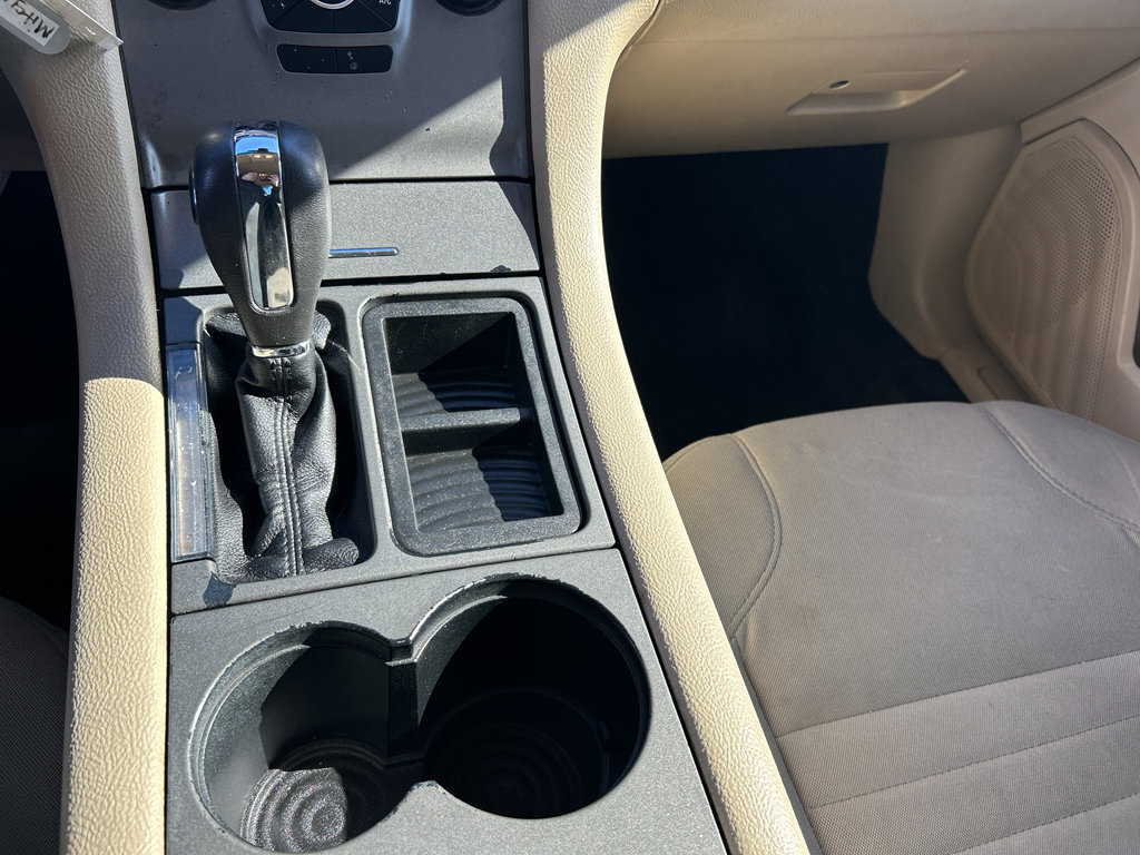 Used 2017 Ford Taurus SE image 11