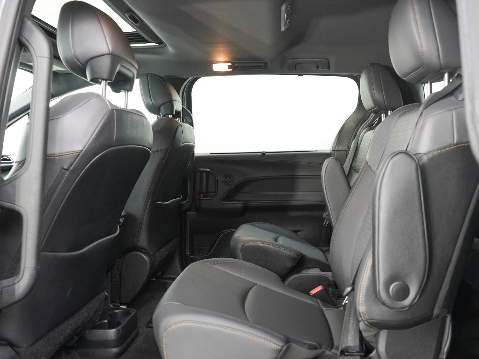 Used 2022 Toyota Sienna XLE Woodland Edition AWD/4WD image 18