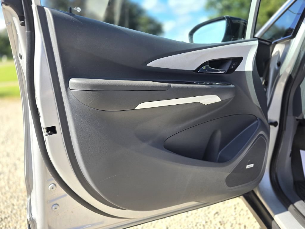 Used 2018 Chevrolet Bolt Premier w/ Driver Confidence II Package FWD image 22