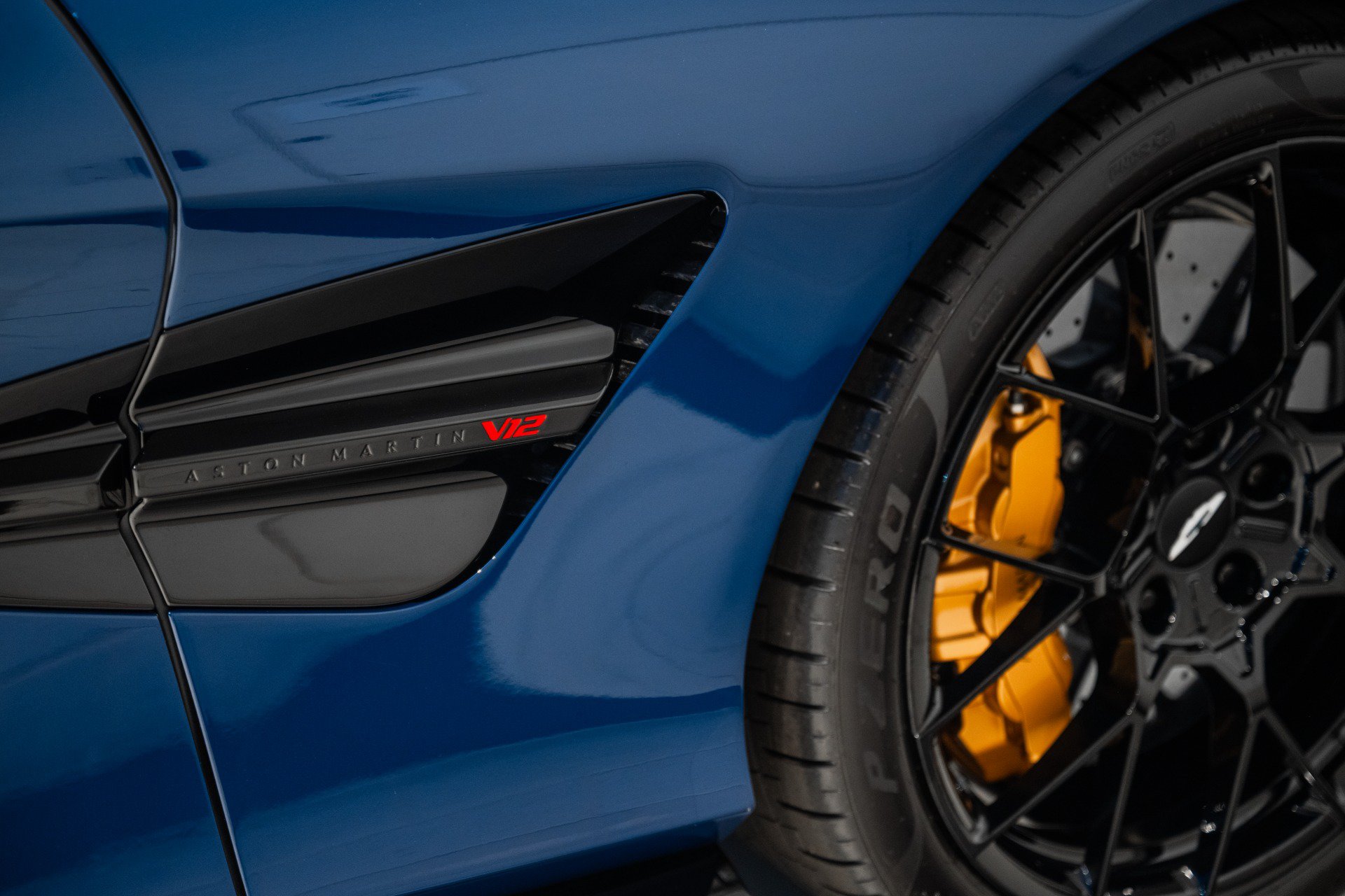 New 2025 Aston Martin Vanquish RWD image 9