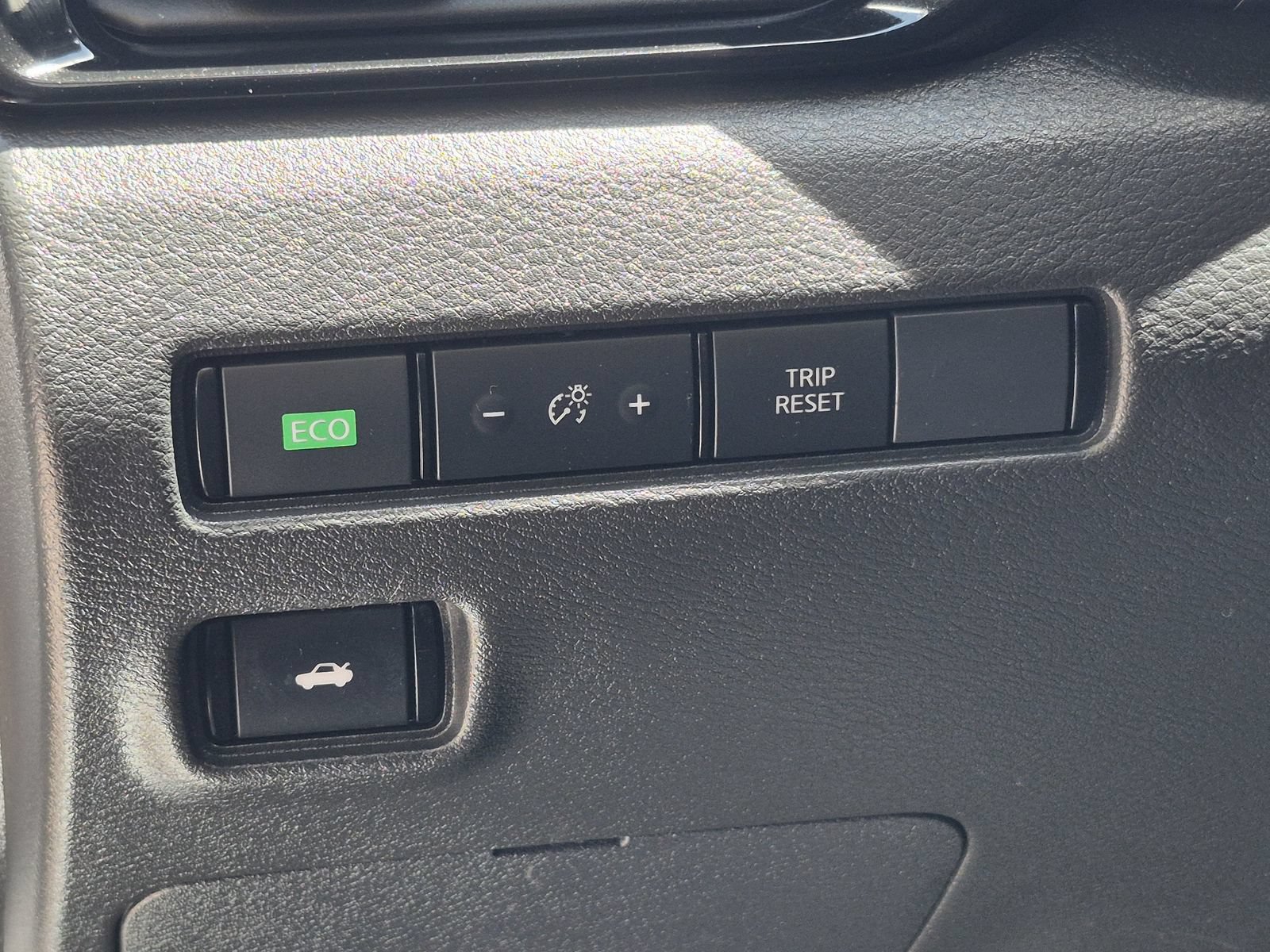 Certified 2023 Nissan Sentra SV FWD image 8